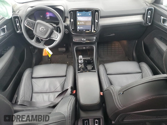 2023 Volvo XC40 Plus Dark Theme с VIN YV4L12UW2P2083723, выставлен на аукционе Copart как лот 44937995 с пробегом 8 488 миль миль и Списание • Salvage title. История ставок и продаж доступна на DreamBid. Изображение 8.