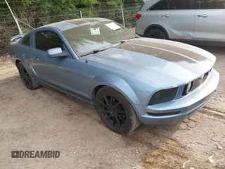 2006 Ford Mustang Standard with VIN 1ZVFT80N065176924, listed as a IAAI auction lot 42492540 with 111,642 mi miles and . Bid and sale history available at DreamBid. Image 1.