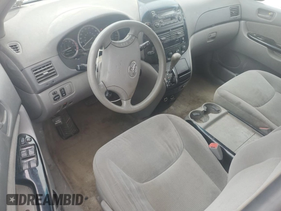 2005 Toyota Sienna CE z VIN 5TDZA23C25S339076, wystawiony jako Copart lot #60704595 z przebiegiem 198 287 mil mil oraz Czysty tytuł • Clean title. Historia ofert i sprzedaży dostępna na DreamBid. Obrazek 8.