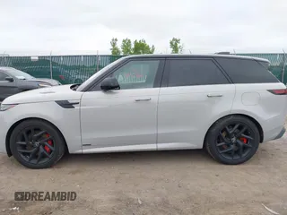 2023 Land Rover Range Rover Sport Autobiography z VIN SAL119E4XPA132200, wystawiony jako IAAI lot #42525401 z przebiegiem 14 435 mil mil oraz . Historia ofert i sprzedaży dostępna na DreamBid. Obrazek 15.