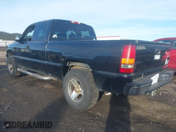2002 Chevrolet Silverado 1500 LT with VIN 2GCEK19T921196093, listed as a IAAI auction lot 41680926 with 172,837 mi miles. Bid and sale history available at carsss.com. Image 3.