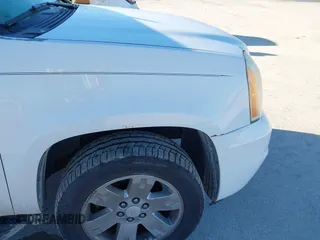 2007 GMC Yukon XL SLT with VIN 1GKFK16377J201950, listed as a IAAI auction lot 41665942 with 1 mi miles. Bid and sale history available at carsss.com. Image 6.