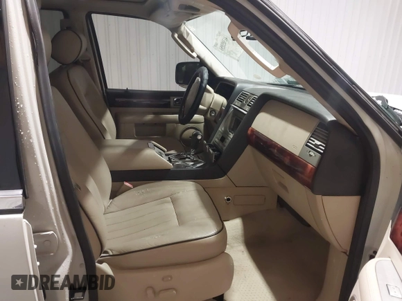 2006 Lincoln Navigator Luxury with VIN 5LMFU27536LJ20869, listed as a IAAI auction lot 41305859 with 166,845 mi miles. Bid and sale history available at carsss.com. Image 5.