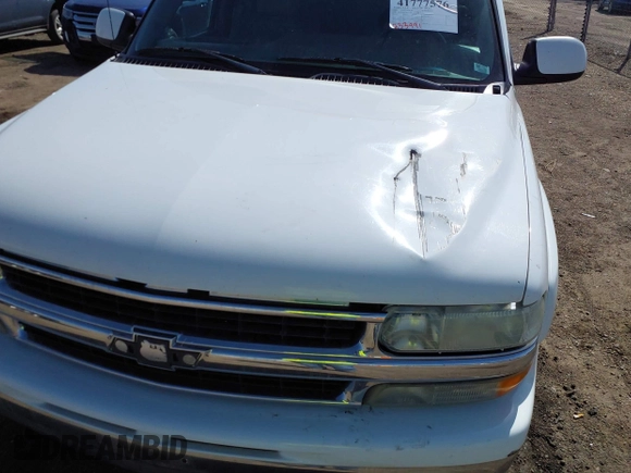 2004 Chevrolet Suburban LT with VIN 1GNGK26U54R157174, listed as a IAAI auction lot 41777576 with 233,991 mi miles. Bid and sale history available at carsss.com. Image 6.