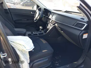 2017 Kia Optima z VIN KNAGT4LE0H5010561, wystawiony jako IAAI lot #41623263 z przebiegiem 80 442 mil mil oraz . Historia ofert i sprzedaży dostępna na DreamBid. Obrazek 5.