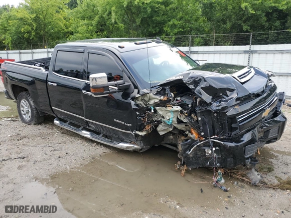 2018 Chevrolet Silverado 3500HD LTZ with VIN 1GC4K0CY3JF205260, listed as a Copart auction lot 64076624 with 0 mi miles and Salvage Title. Bid and sale history available at carsss.com. Image 4.