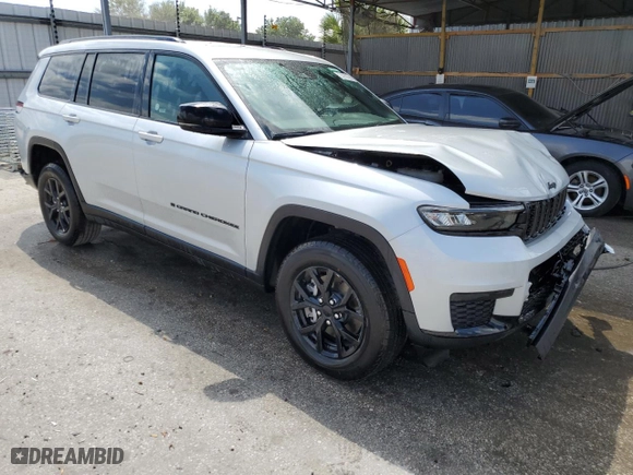 2024 Jeep Grand Cherokee L Altitude X with VIN 1C4RJKAG1R8507970, listed as a Copart auction lot 48533014 with 846 mi miles and Clean Title. Bid and sale history available at carsss.com. Image 4.