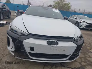 2023 Audi e-tron GT Prestige z VIN WAUEJBFW3P7004116, wystawiony jako IAAI lot #41771964 z przebiegiem 23 984 mil mil oraz . Historia ofert i sprzedaży dostępna na DreamBid. Obrazek 12.