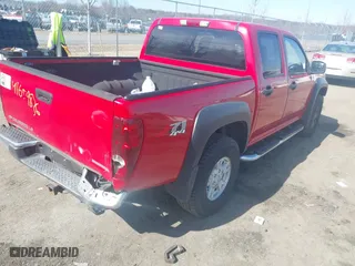 2005 Chevrolet Colorado 1SC LS Z85 with VIN 1GCDT136758158309, listed as a IAAI auction lot 41659836 with 81,831 mi miles. Bid and sale history available at carsss.com. Image 4.
