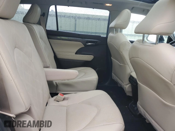 2022 Toyota Highlander Platinum z VIN 5TDFZRBH0NS190765, wystawiony jako Copart lot #57772435 z przebiegiem 33 939 mil mil oraz Szkoda całkowita • Salvage title. Historia ofert i sprzedaży dostępna na DreamBid. Obrazek 11.