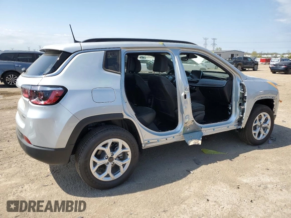 2025 Jeep Compass Latitude z VIN 3C4NJDBN1ST566404, wystawiony jako Copart lot #55024085 z przebiegiem 381 mil mil oraz Szkoda całkowita • Salvage title. Historia ofert i sprzedaży dostępna na DreamBid. Obrazek 3.