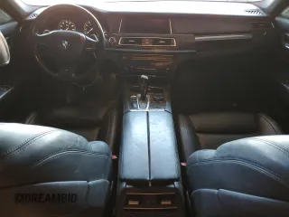 2014 BMW 7 Series ALPINA B7 z VIN WBAYE8C54ED136428, wystawiony jako Copart lot #61866855 z przebiegiem 126 118 mil mil oraz Szkoda całkowita • Salvage title. Historia ofert i sprzedaży dostępna na DreamBid. Obrazek 8.