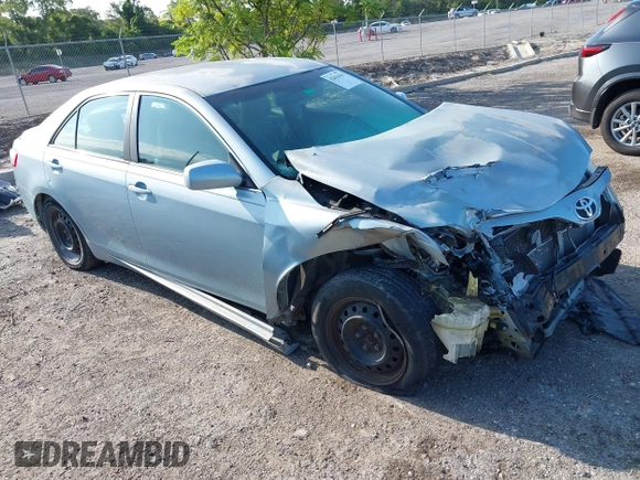 2007 Toyota Camry CE z VIN 4T1BE46K97U714024, wystawiony jako IAAI lot #42416410 z przebiegiem 218 500 mil mil oraz . Historia ofert i sprzedaży dostępna na DreamBid. Obrazek 1.