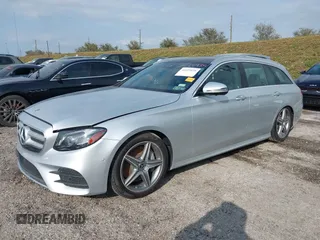 2019 Mercedes-Benz E-Class E 450 with VIN WDDZH6JB7KA520993, listed as a IAAI auction lot 40525935 with 1 mi miles. Bid and sale history available at carsss.com. Image 2.