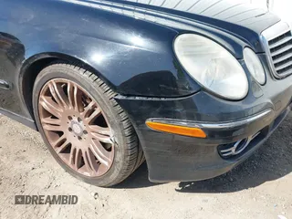 2008 Mercedes-Benz E 350 Luxury z VIN WDBUF56X58B307650, wystawiony jako IAAI lot #42004345 z przebiegiem 140 484 mil mil oraz . Historia ofert i sprzedaży dostępna na DreamBid. Obrazek 17.