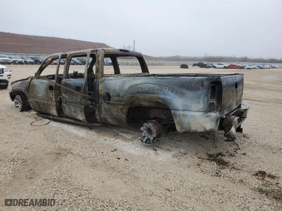 2002 GMC Sierra 1500HD SLE with VIN 1GTGC13U32F200333, listed as a Copart auction lot 44766165 with 0 mi miles and Non Repairable. Bid and sale history available at carsss.com. Image 2.