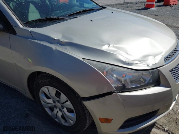 2014 Chevrolet Cruze LS with VIN 1G1PA5SH1E7194282, listed as a IAAI auction lot 41775395 with 195,596 mi miles. Bid and sale history available at carsss.com. Image 6.