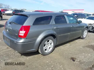 2005 Dodge Magnum SE with VIN 2D4FV48VX5H117187, listed as a IAAI auction lot 41569678 with 138,600 mi miles and . Bid and sale history available at carsss.com. Image 4.