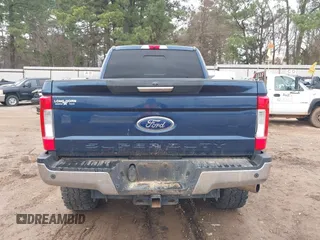 2018 Ford Super Duty F-250 SRW XL with VIN 1FT7W2B62JEB96232, listed as a IAAI auction lot 41705890 with 122,200 mi miles. Bid and sale history available at carsss.com. Image 16.
