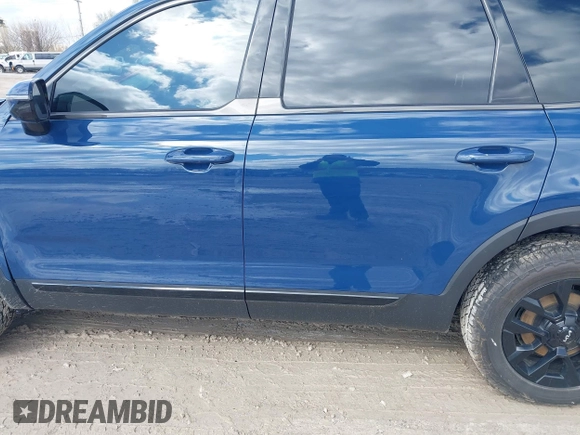 2024 Kia Telluride SX Prestige X-Line z VIN 5XYP5DGC4RG461605, wystawiony jako IAAI lot #41926195 z przebiegiem 13 811 mil mil oraz . Historia ofert i sprzedaży dostępna na DreamBid. Obrazek 14.