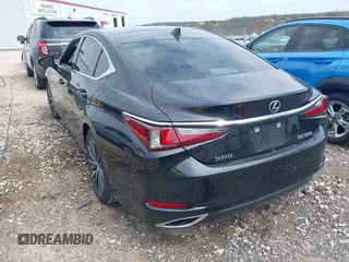 2022 Lexus ES 350 z VIN 58ADZ1B10NU119755, wystawiony jako IAAI lot #41855138 z przebiegiem 60 113 mil mil oraz . Historia ofert i sprzedaży dostępna na DreamBid. Obrazek 3.