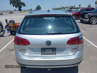 2017 Volkswagen Golf S z VIN 3VWH17AU7HM530336, wystawiony jako IAAI lot #42454700 z przebiegiem 60 208 mil mil oraz . Historia ofert i sprzedaży dostępna na DreamBid. Obrazek 16.
