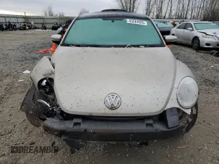 2013 Volkswagen Beetle 2.5L w/Sun with VIN 3VWJP7AT2DM673129, listed as a Copart auction lot 43284955 with 145,864 mi miles and Salvage title. Bid and sale history available at DreamBid. Image 5.