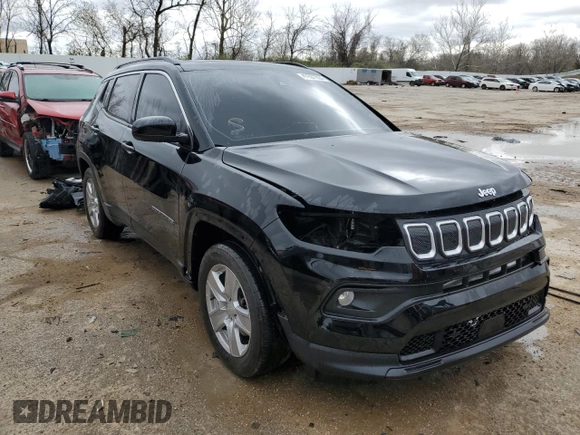 2022 Jeep Compass Latitude with VIN 3C4NJCBB8NT109576, listed as a Copart auction lot 47607294 with 28,863 mi miles and Salvage Title. Bid and sale history available at carsss.com. Image 4.