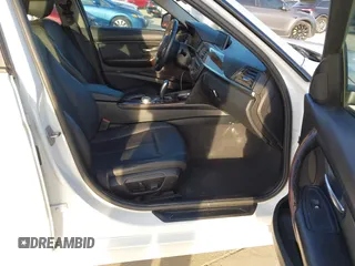 2015 BMW 3 Series 328i с VIN WBA3C1C59FK120021, выставлен на аукционе IAAI как лот 42579388 с пробегом 204 475 миль миль и . История ставок и продаж доступна на DreamBid. Изображение 5.