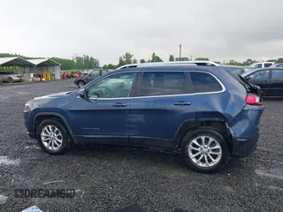 2019 Jeep Cherokee Latitude z VIN 1C4PJMCX2KD369871, wystawiony jako IAAI lot #42239476 z przebiegiem 88 261 mil mil oraz . Historia ofert i sprzedaży dostępna na DreamBid. Obrazek 14.