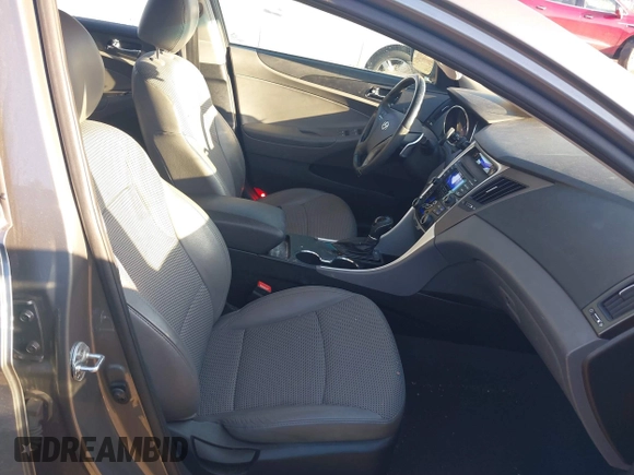 2012 Hyundai Sonata SE with VIN 5NPEC4ABXCH445938, listed as a IAAI auction lot 41834148 with 149,506 mi miles and . Bid and sale history available at carsss.com. Image 5.