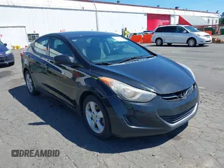 2013 Hyundai Elantra GLS z VIN 5NPDH4AE0DH270382, wystawiony jako IAAI lot #42370252 z przebiegiem 270 160 mil mil oraz . Historia ofert i sprzedaży dostępna na DreamBid. Obrazek 1.
