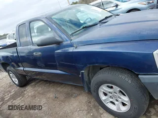 2006 Dodge Dakota ST with VIN 1D7HE22K56S620991, listed as a IAAI auction lot 41824591 with 111,310 mi miles and . Bid and sale history available at DreamBid. Image 13.