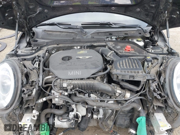 2015 MINI Hardtop 4 Door with VIN WMWXS5C58FT833420, listed as a IAAI auction lot 42560244 with 115,446 mi miles and . Bid and sale history available at DreamBid. Image 10.