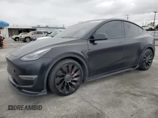 2022 Tesla Model Y Performance z VIN 7SAYGDEF7NF318647, wystawiony jako Copart lot #53822465 z przebiegiem 38 724 mil mil oraz Szkoda całkowita • Salvage title. Historia ofert i sprzedaży dostępna na DreamBid. Obrazek 1.