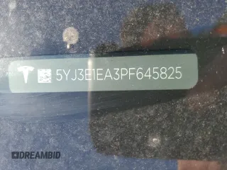 2023 Tesla Model 3 z VIN 5YJ3E1EA3PF645825, wystawiony jako Copart lot #57907795 z przebiegiem 18 810 mil mil oraz Szkoda całkowita • Salvage title. Historia ofert i sprzedaży dostępna na DreamBid. Obrazek 12.
