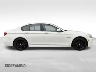 2013 BMW 5 Series 535i xDrive с VIN WBAFU7C52DDU77XXX, выставлен на аукционе Copart как лот 64940535 с пробегом 64 393 миль миль и Чистый • Clean title. История ставок и продаж доступна на DreamBid. Изображение 2.