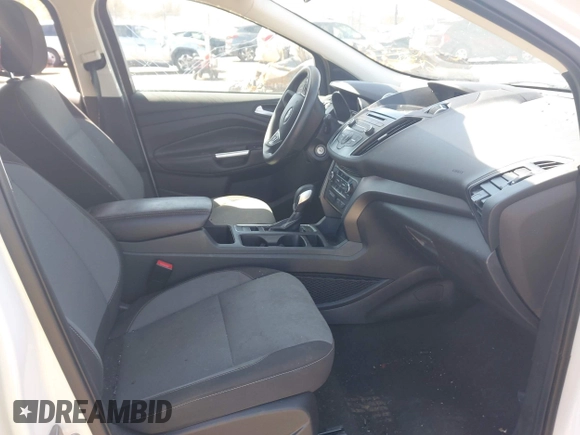 2018 Ford Escape SE z VIN 1FMCU9GD4JUB06181, wystawiony jako IAAI lot #42046708 z przebiegiem 160 987 mil mil oraz . Historia ofert i sprzedaży dostępna na DreamBid. Obrazek 5.