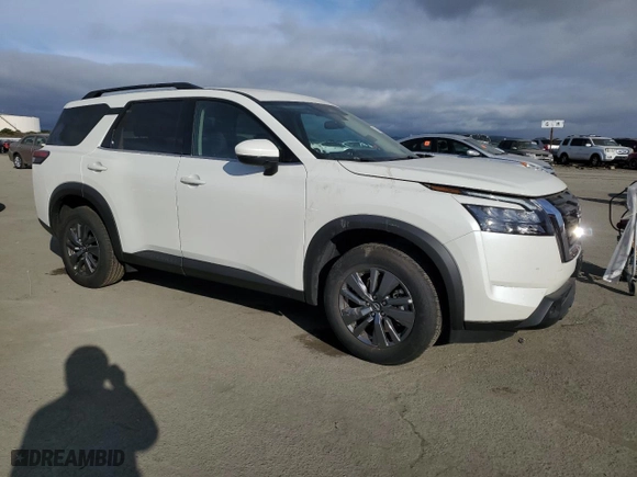 2024 Nissan Pathfinder SV with VIN 5N1DR3BA7RC275581, listed as a Copart auction lot 87820115 with 5,545 mi miles and Salvage Title. Bid and sale history available at carsss.com. Image 4.