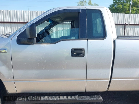 2004 Ford F-150 XL z VIN 1FTRF12W14NC26327, wystawiony jako IAAI lot #42020482 z przebiegiem 191 516 mil mil oraz . Historia ofert i sprzedaży dostępna na DreamBid. Obrazek 14.