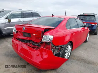 2014 Volkswagen Jetta Sedan SE w/Connectivity/Sunroof PZEV with VIN 3VWD17AJ0EM378030, listed as a IAAI auction lot 40612066 with 179,808 mi miles. Bid and sale history available at carsss.com. Image 4.