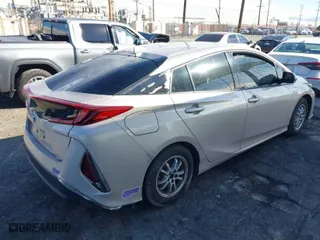 2018 Toyota Prius Prime Plus with VIN JTDKARFP1J3104690, listed as a IAAI auction lot 41620758 with NaN miles. Bid and sale history available at carsss.com. Image 4.