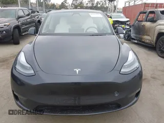 2024 Tesla Model Y с VIN 7SAYGDED9RF092955, выставлен на аукционе IAAI как лот 42757539 с пробегом 6 385 миль миль и . История ставок и продаж доступна на DreamBid. Изображение 12.