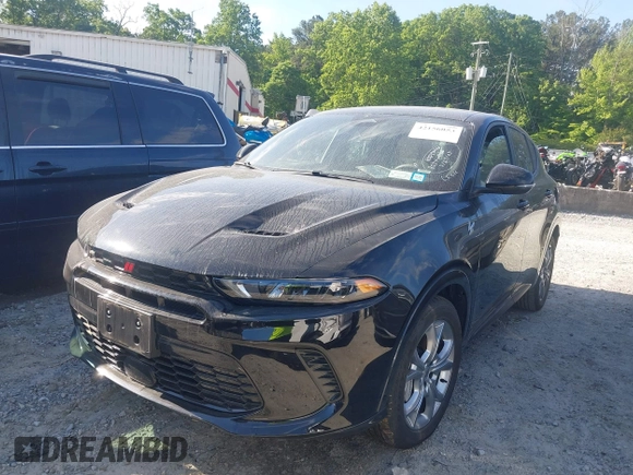 2024 Dodge Hornet R/T with VIN ZACPDFCW4R3A44037, listed as a IAAI auction lot 42156053 with 17,196 mi miles and . Bid and sale history available at DreamBid. Image 17.