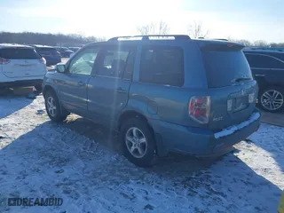 2008 Honda Pilot EX-L with VIN 5FNYF18528B024854, listed as a IAAI auction lot 41388454 with 116,955 mi miles. Bid and sale history available at carsss.com. Image 3.