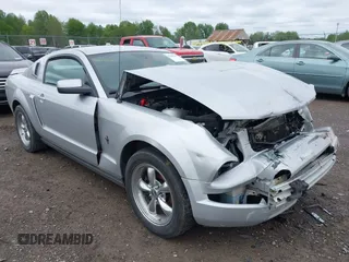 2005 Ford Mustang Deluxe with VIN 1ZVHT80N655222814, listed as a IAAI auction lot 42288142 with 49,466 mi miles and . Bid and sale history available at DreamBid. Image 1.