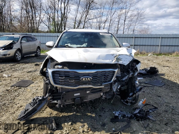 2019 Kia Sorento EX z VIN 5XYPHDA54KG533829, wystawiony jako Copart lot #52804435 z przebiegiem 121 139 mil mil oraz Szkoda całkowita • Salvage title. Historia ofert i sprzedaży dostępna na DreamBid. Obrazek 5.