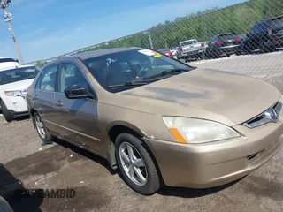 2004 Honda Accord EX z VIN 1HGCM56824A074193, wystawiony jako IAAI lot #42082144 z przebiegiem 240 079 mil mil oraz . Historia ofert i sprzedaży dostępna na DreamBid. Obrazek 13.
