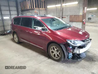2019 Chrysler Pacifica Limited z VIN 2C4RC1GG6KR746002, wystawiony jako Copart lot #52641125 z przebiegiem 133 755 mil mil oraz Szkoda całkowita • Salvage title. Historia ofert i sprzedaży dostępna na DreamBid. Obrazek 4.