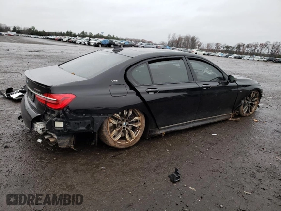 2018 BMW 7 Series M760i xDrive with VIN WBA7H6C58JG614544, listed as a Copart auction lot 70382702 with 0 mi miles. Bid and sale history available at carsss.com. Image 3.